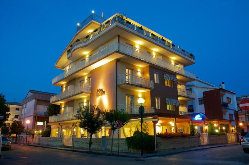 Hotel Jollino Pineto Exterior foto